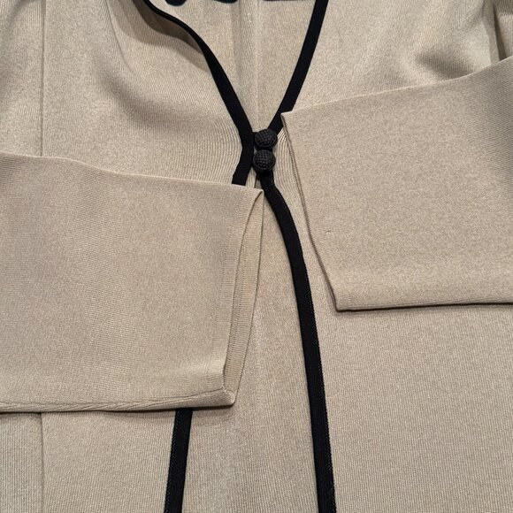 Exclusively Misook Cardigan Womens XL Beige Acrylic Long Sleeve Button Accent - Picture 4 of 5